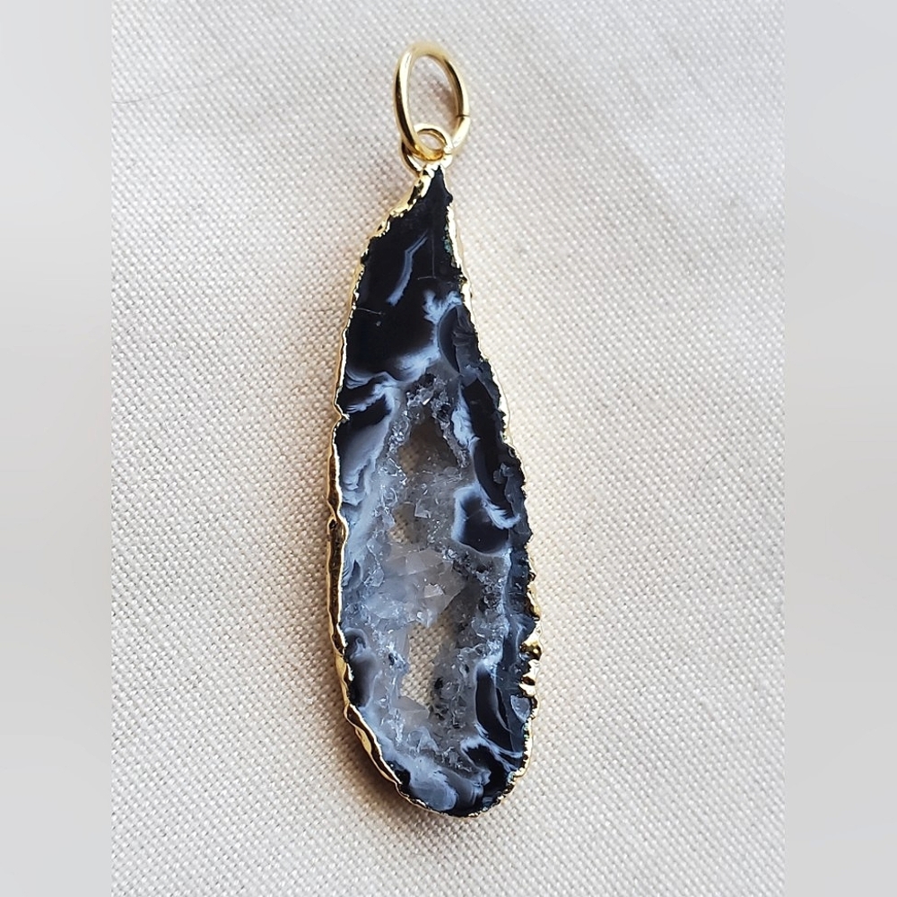 Black and White Geode Slice Pendant Drusy